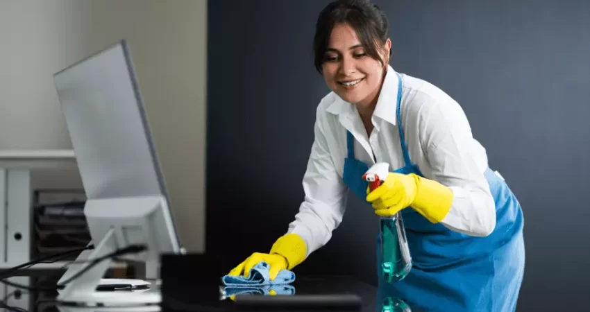 Pro tips for cleaning your office desk